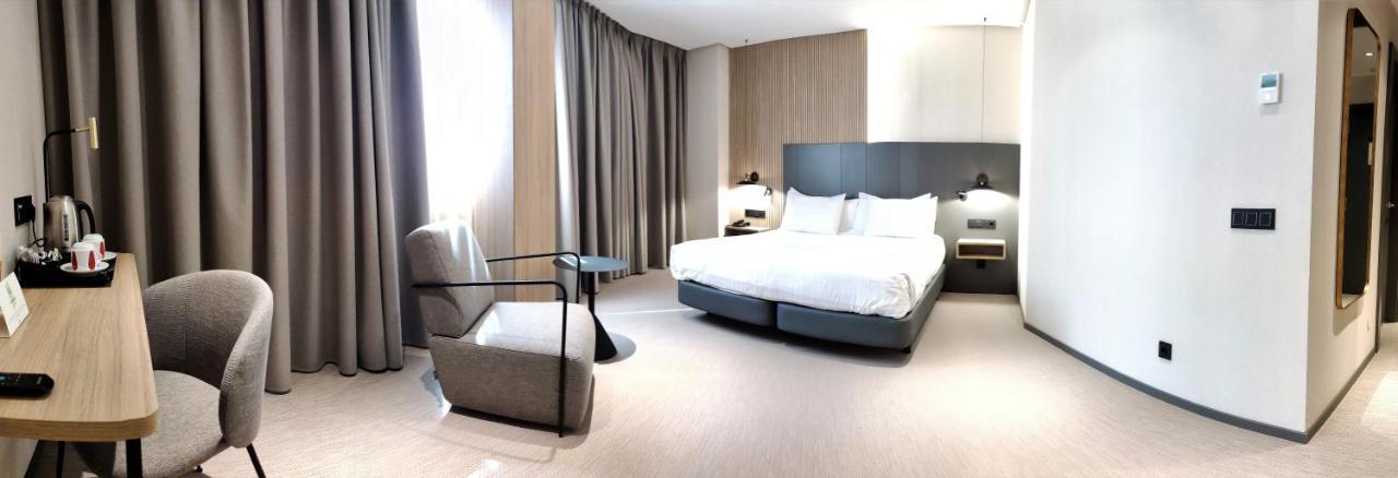 Silken Ciudad 4*