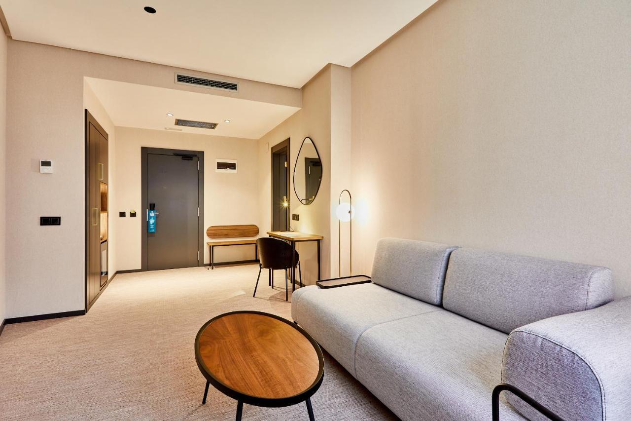 Silken Ciudad 4*